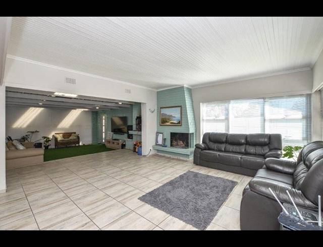 5 BEDROOM PROPERTY TO RENT IN PAROW NORTH